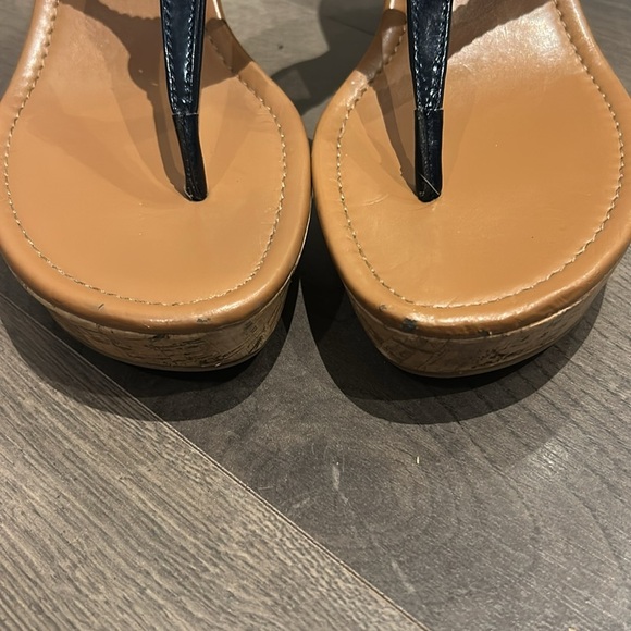 Tommy Hilfiger Cork Wedge Heeled Thong Sandals Navy Blue Tan Women’s 8.5 - Picture 5 of 16
